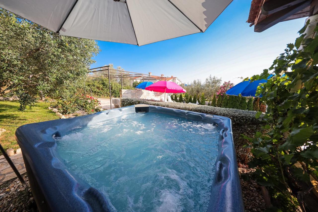 Luton Apartment Zadar Kozino Heating Pool & Jacuzzi Exterior photo