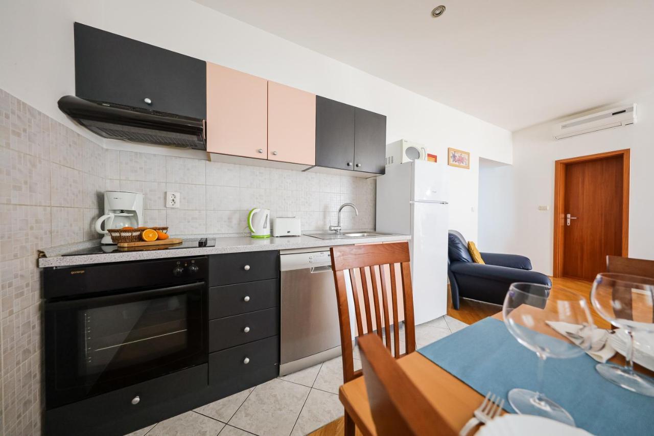 Luton Apartment Zadar Kozino Heating Pool & Jacuzzi Exterior photo